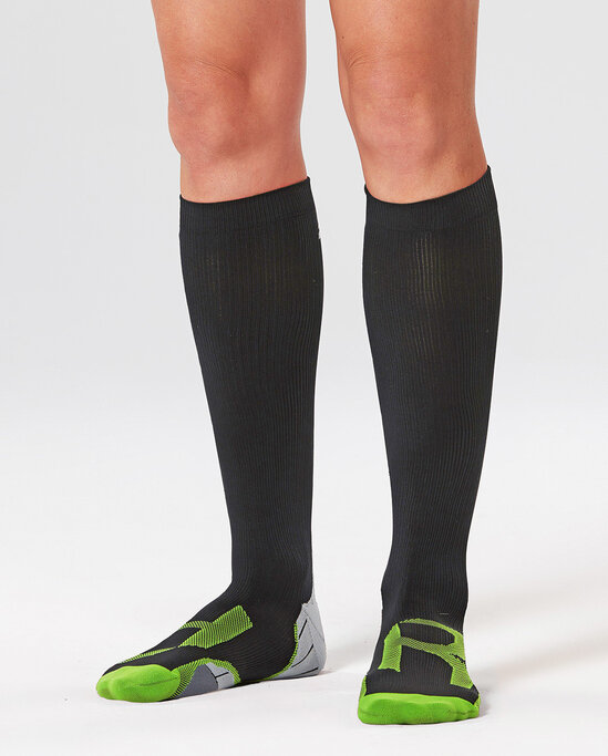2XU - Compression Socks for Recovery - Discounts for Veterans, VA employees  and their families!